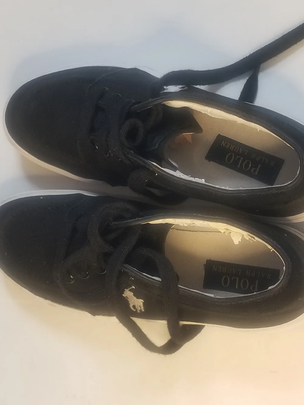 Classic Black Canvas Men’s Lace-Up Sneakers